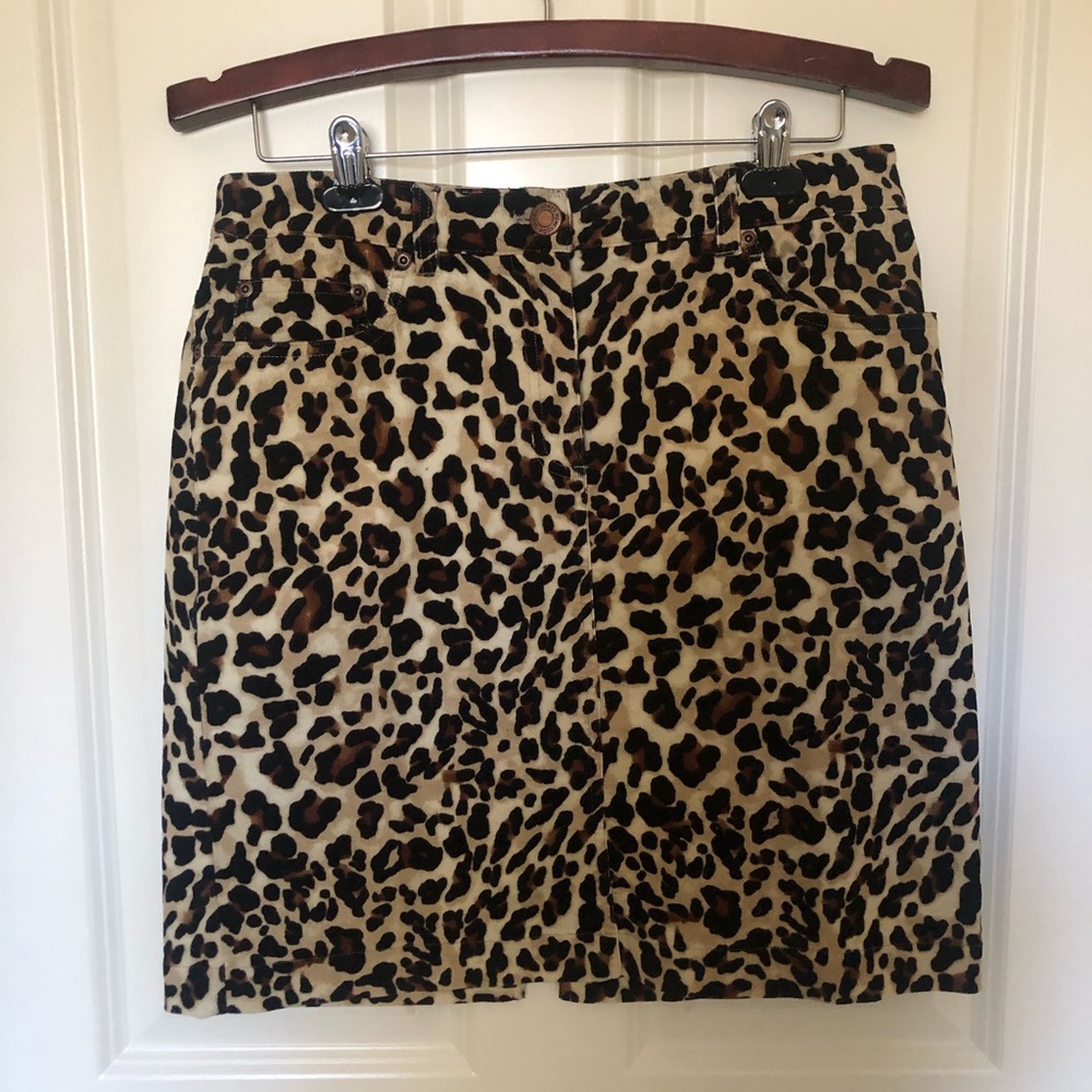 Jones New York Jeans Style Corduroy Leopard Print Skirt Size 6